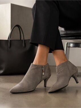 GUESS Taupe Suede Pointed-Toe Ankle Booties – Kitten Heel -Sz 6